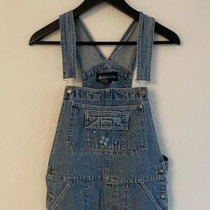 Overall shorts with flower embroidery. Medium. Dejableu.